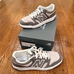New Balance Men’s Grey, light grey, and white Court Sneakers